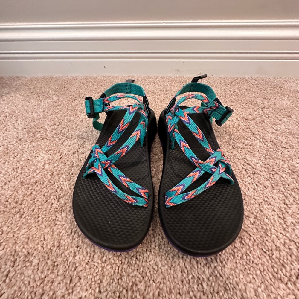 BRAND NEW NEVER WORN Kids Chacos